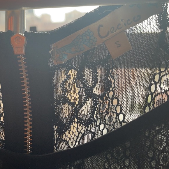 Lacey summer dress - Picture 2 of 3